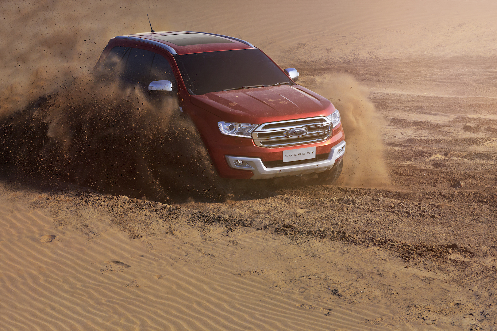 2015 Ford Everest revealed in Thailand