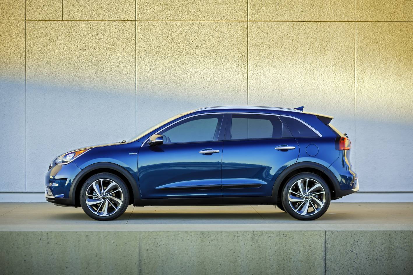 2017 Kia Niro Hybrid Utility Vehicle Revealed | Practical Motoring