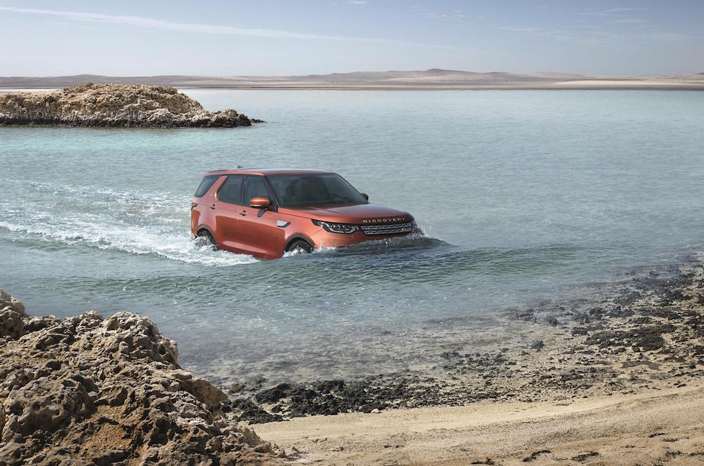 2017 Land Rover Discovery revealed
